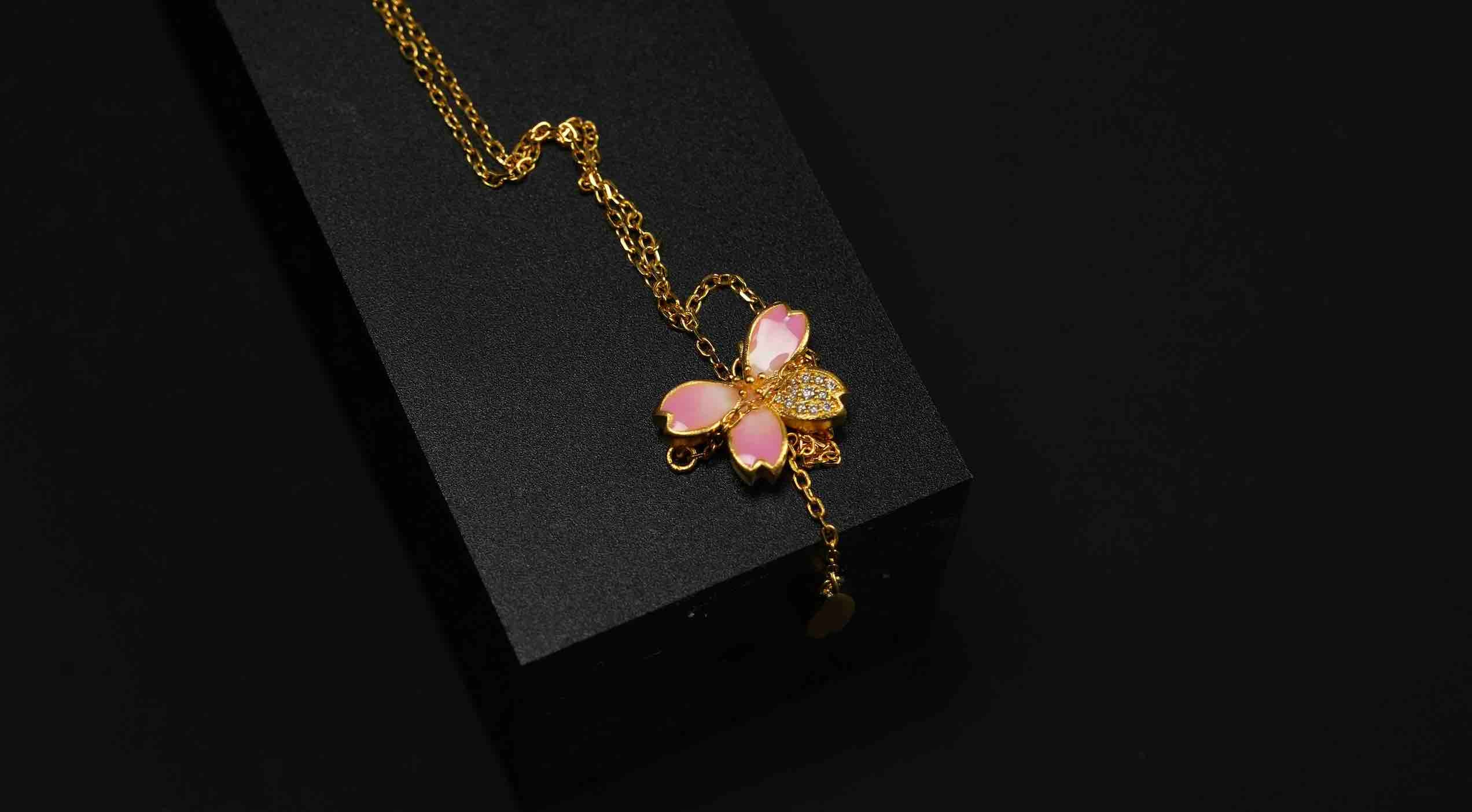 glod jewelry printed by gold 3d printer