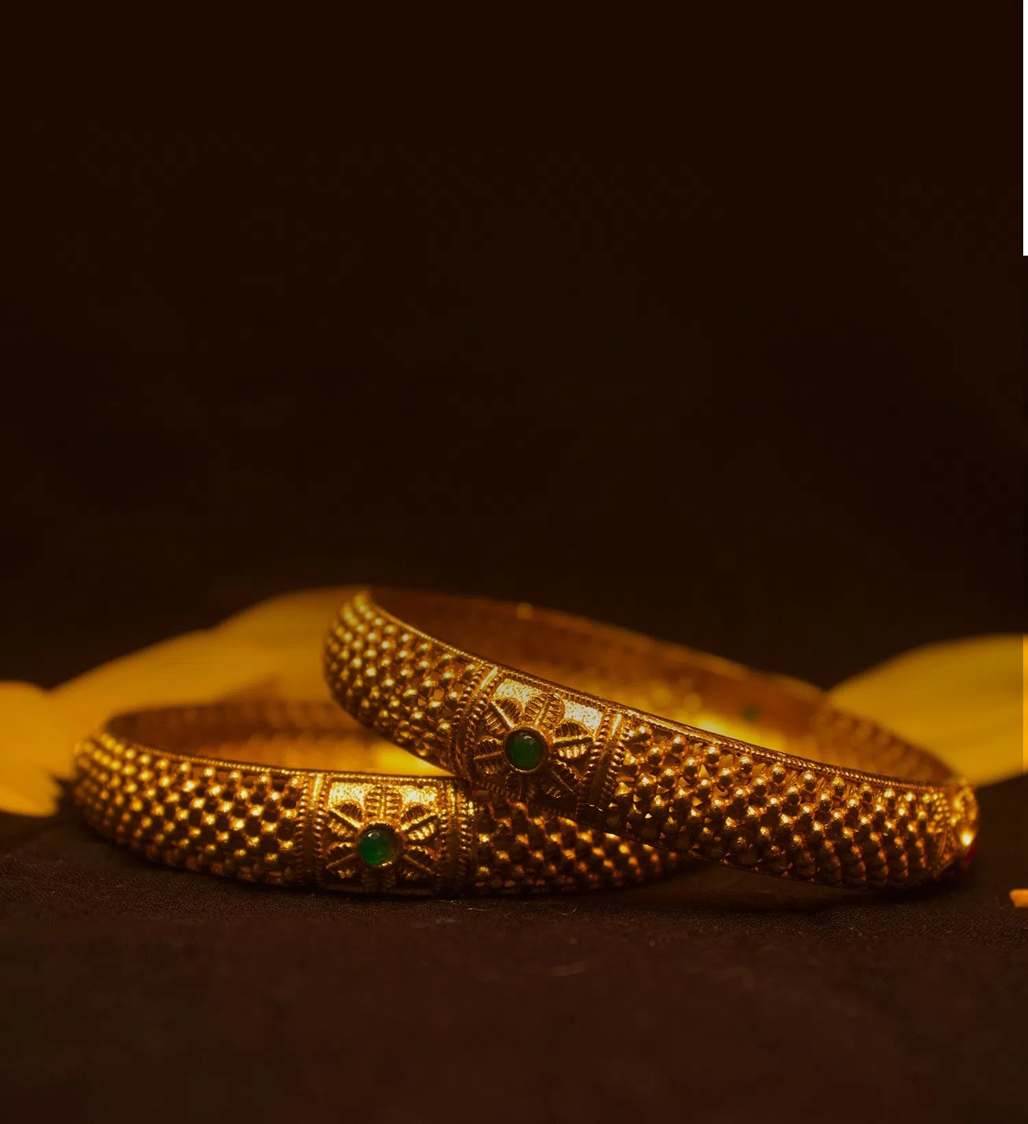 a gold bracelet made using waxjet 510 3d printing technology