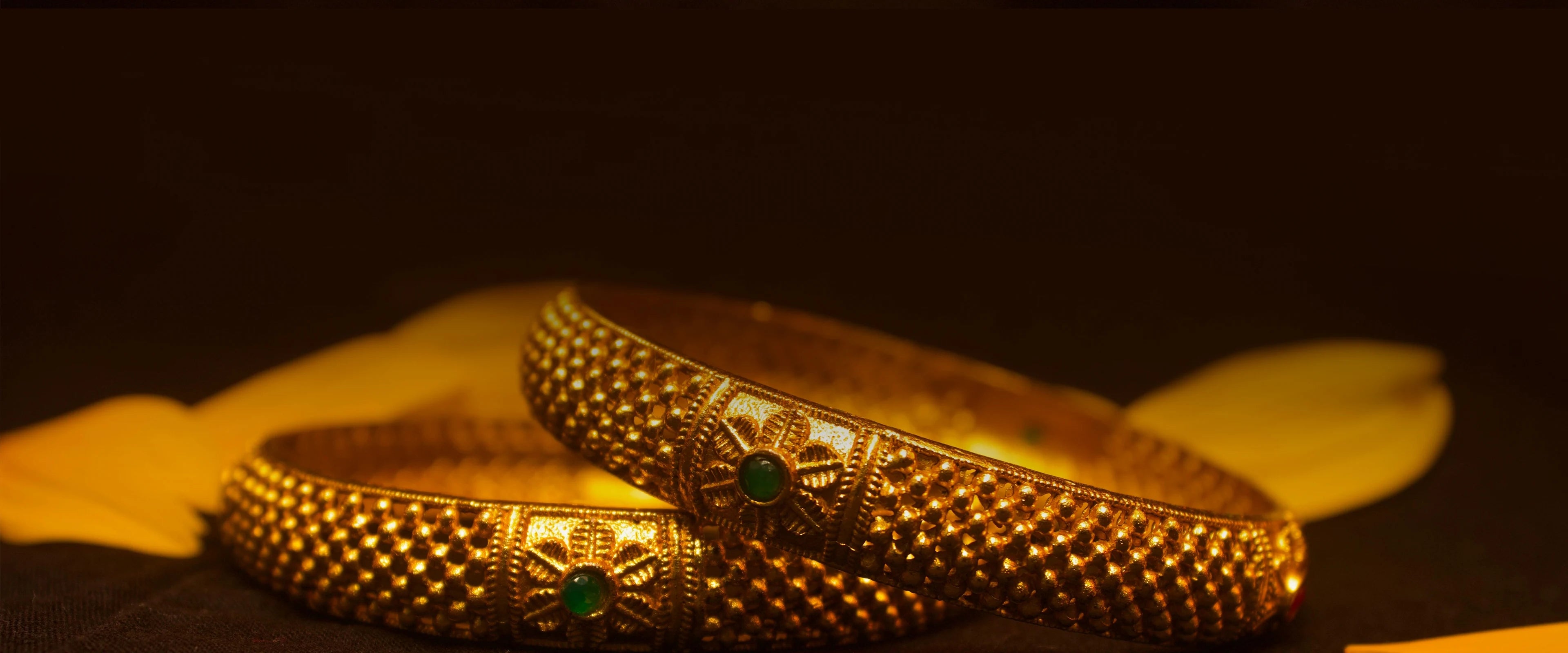 a gold bracelet made using waxjet 510 3d printing technology