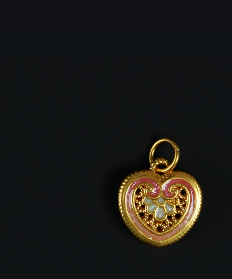 necklace jewelry