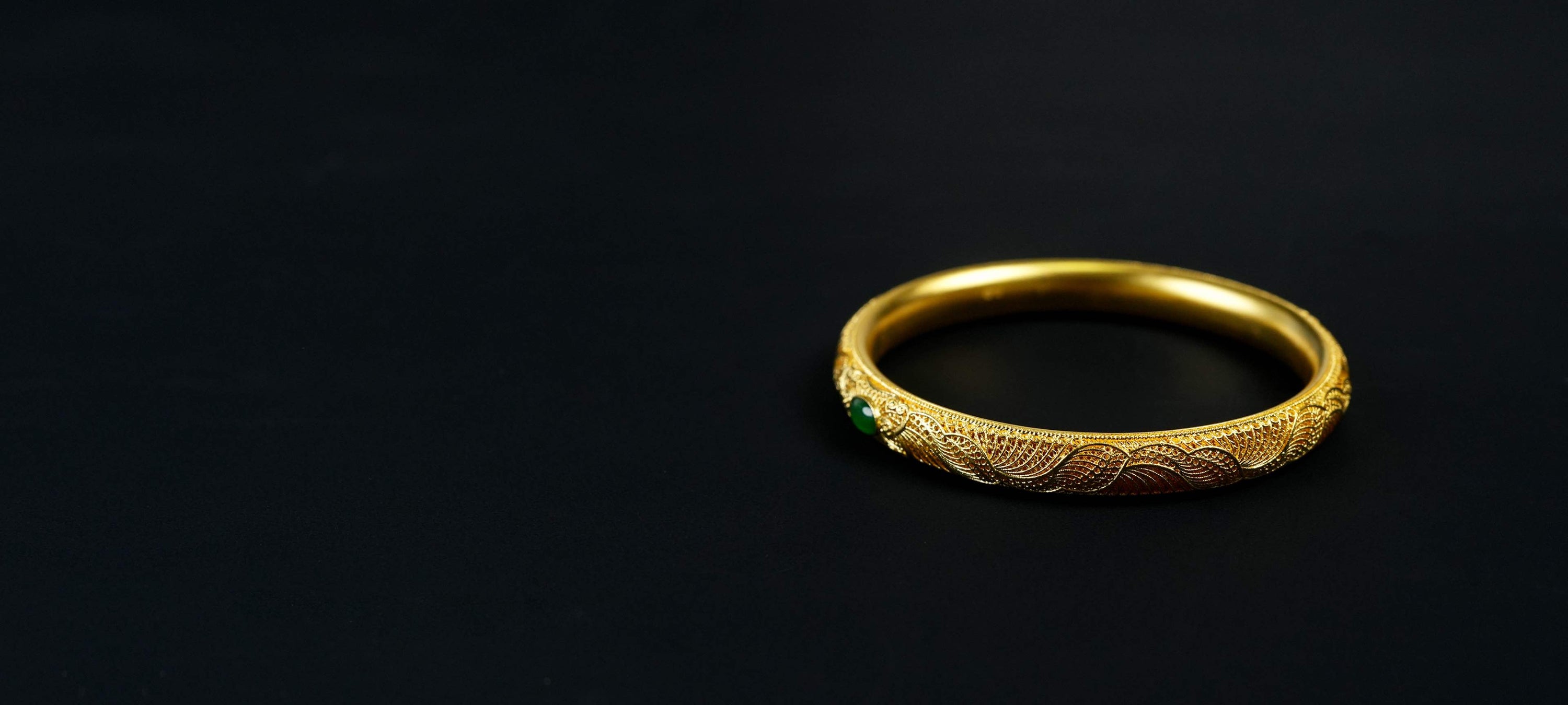 gold_bracelet